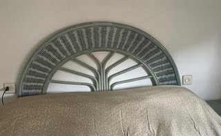 Cabecero de mimbre y madera