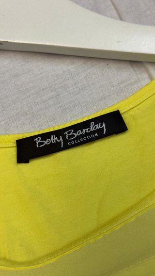 Conjunto Betty Barclay Top Amarillo y Falda