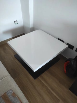 Mesa de centro madera marrón y blanca