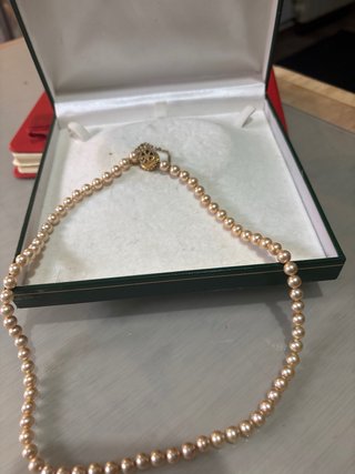 Gargantilla Perlas Naturales  cierre de Oro 18 k