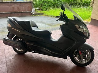 Suzuki Burgman 400 Maxi Scooter Gris  NEGOCIABLE