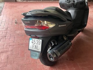 Suzuki Burgman 400 Maxi Scooter Gris  NEGOCIABLE