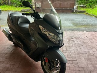 Suzuki Burgman 400 Maxi Scooter Gris  NEGOCIABLE