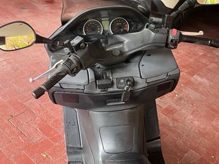 Suzuki Burgman 400 Maxi Scooter Gris  NEGOCIABLE