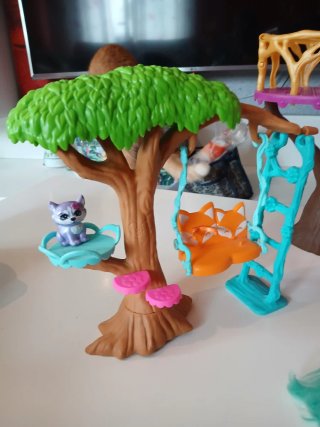 Casa Enchantimals con accesorios