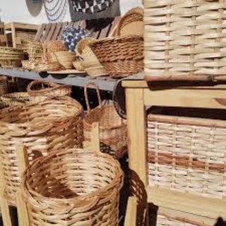 Cestería e tappeti in giuggiola