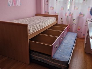 Cama individual con cajones