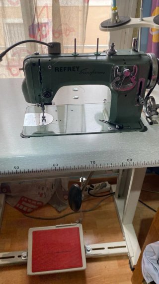 Máquina de coser zigzag Refrey