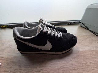 Zapatillas Nike Negras y Blancas