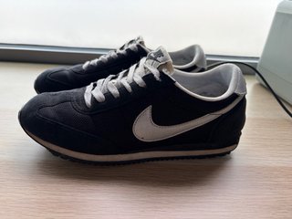 Zapatillas Nike Negras y Blancas