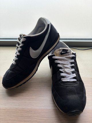 Zapatillas Nike Negras y Blancas