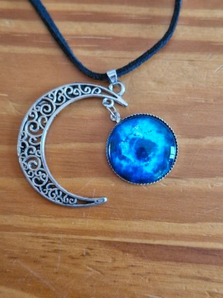 Collar cordón gamuza Luna y Galaxia Azul