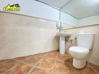 Local comercial en venta en Nueva Andalucía en Almería