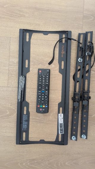 Smart TV LED 4K UHD 55 con soporte pared
