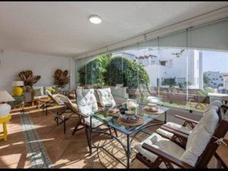 Piso en venta en Los Naranjos - Las Brisas en Marbella