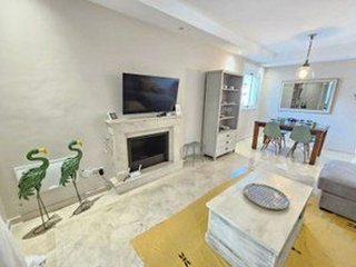 Piso en venta en Los Naranjos - Las Brisas en Marbella