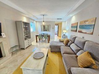 Piso en venta en Los Naranjos - Las Brisas en Marbella