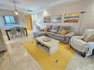 Piso en venta en Los Naranjos - Las Brisas en Marbella