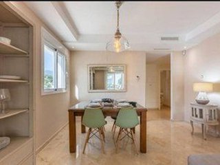 Piso en venta en Los Naranjos - Las Brisas en Marbella