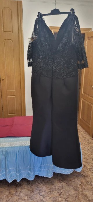 Vestido negro largo encaje