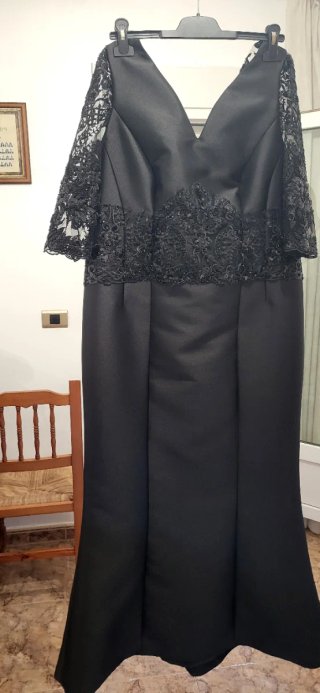 Vestido negro largo encaje