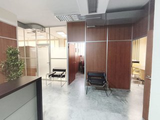 Oficina en alquiler en La Buhaira en Sevilla