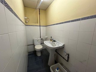 Local comercial en venta en Palacios y Villafranca (Los)