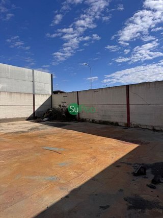 Nave industrial en venta en Yeles