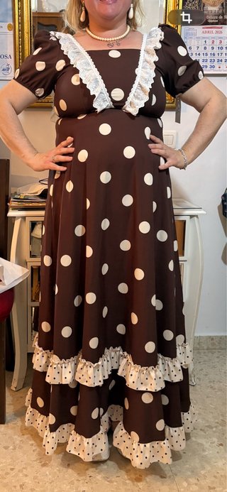 Bata flamenca lunares marrones y blancos