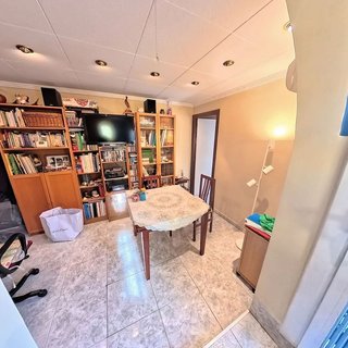 Local comercial en venta en Les Roquetes en Barcelona