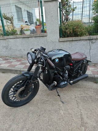BMW R65 Café Racer Negra