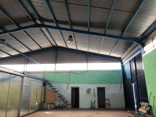 Local comercial en venta en Baza