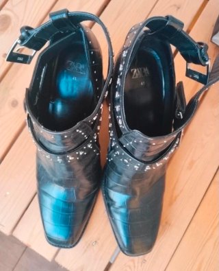 Botines Zara Talla 41 Negro Cocodrilo Hebillas