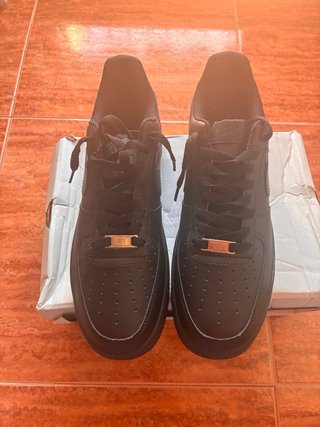 Zapatillas Nike negras , estilo elegante
