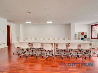 Oficina en venta en Les Corts en Barcelona