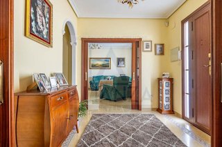 Chalet en venta en Las Almenas en Tomares