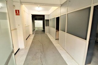 Local comercial en venta en El Camp de l'Arpa del Clot en Barcelona