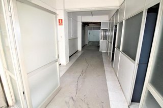 Local comercial en venta en El Camp de l'Arpa del Clot en Barcelona