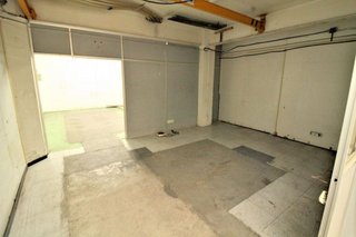 Local comercial en venta en El Camp de l'Arpa del Clot en Barcelona