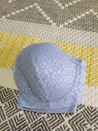 Sujetadores azul y rosa