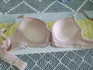Sujetadores azul y rosa