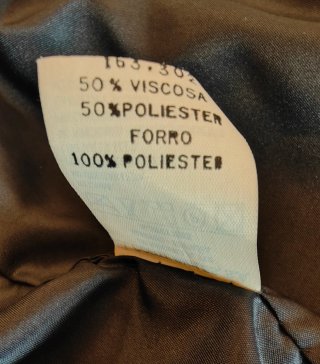 Traje de chaqueta y falda a cuadros