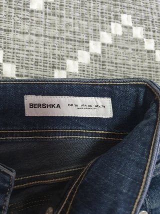 Pantalón vaquero Bershka flare