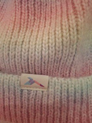 Gorro infantil colores pastel con pompón