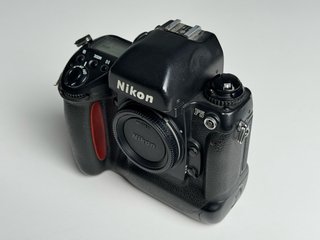 Nikon F5 + Objetivo 35-70mm f2.8