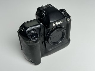 Nikon F5 + Objetivo 35-70mm f2.8