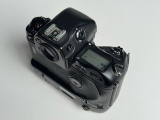 Nikon F5 + Objetivo 35-70mm f2.8