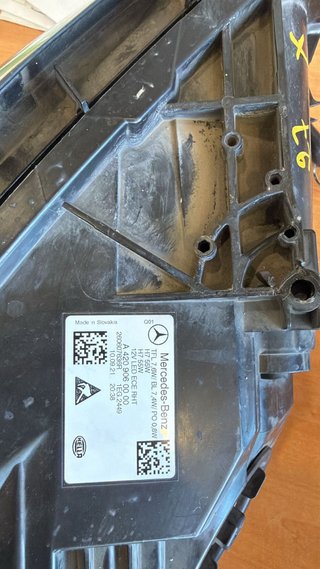 Faro Izquierdo Mercedes 2022