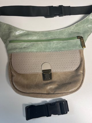 Riñonera/Bandolera Caomka Mini Beige/Verde de piel