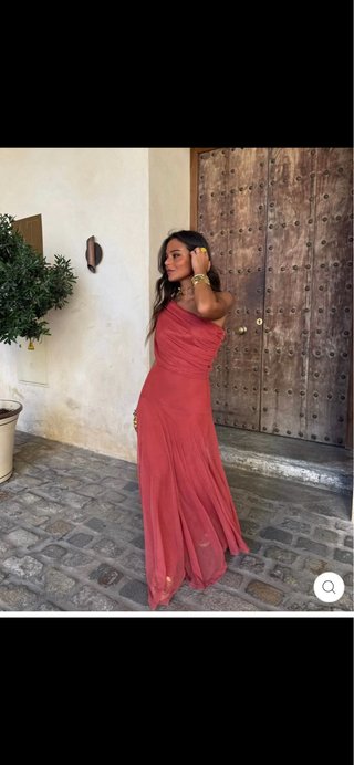 Vestido de fiesta elegante color rojo